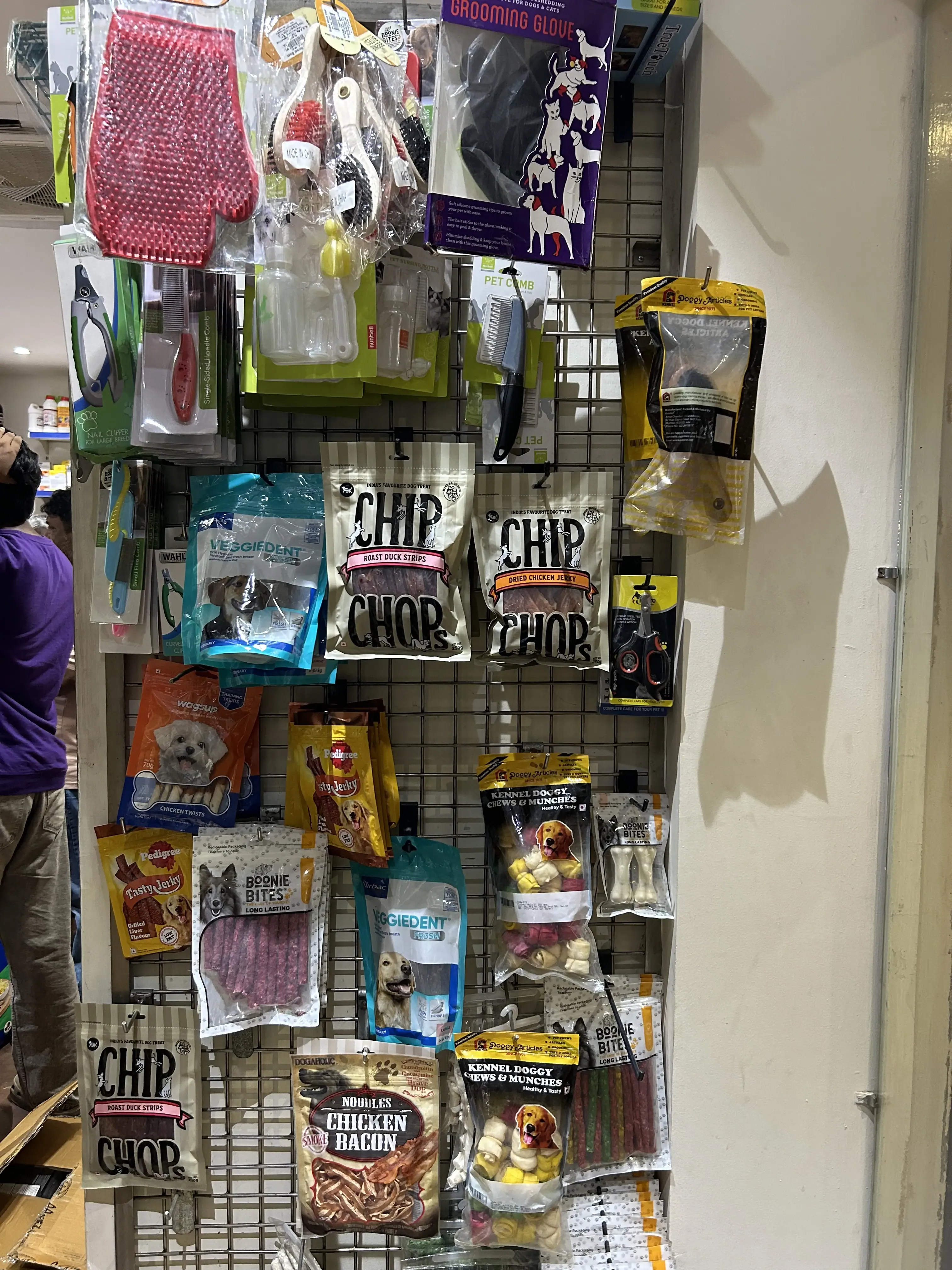 Pet Accessories & Grooming