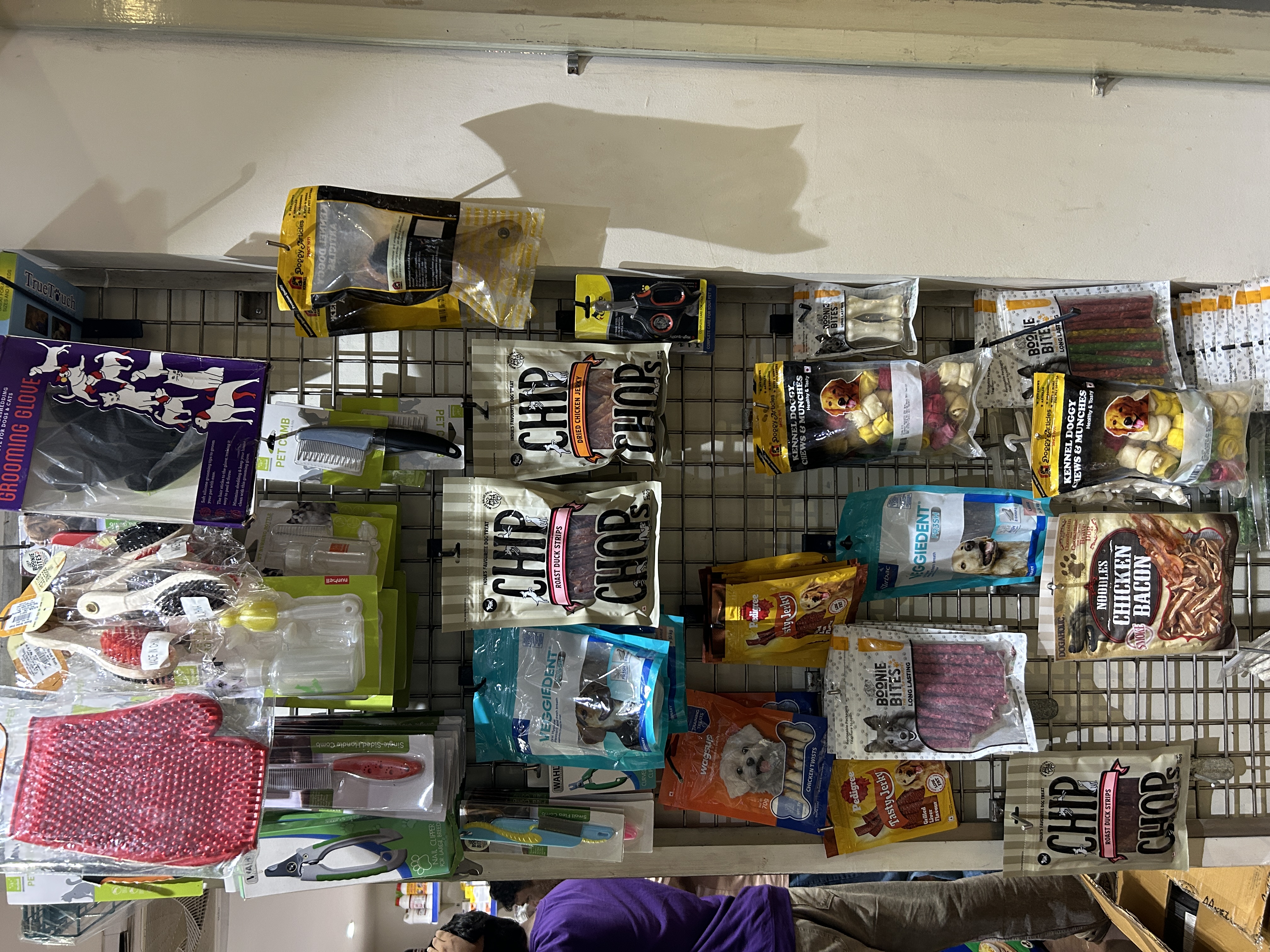 Pet Accessories & Grooming